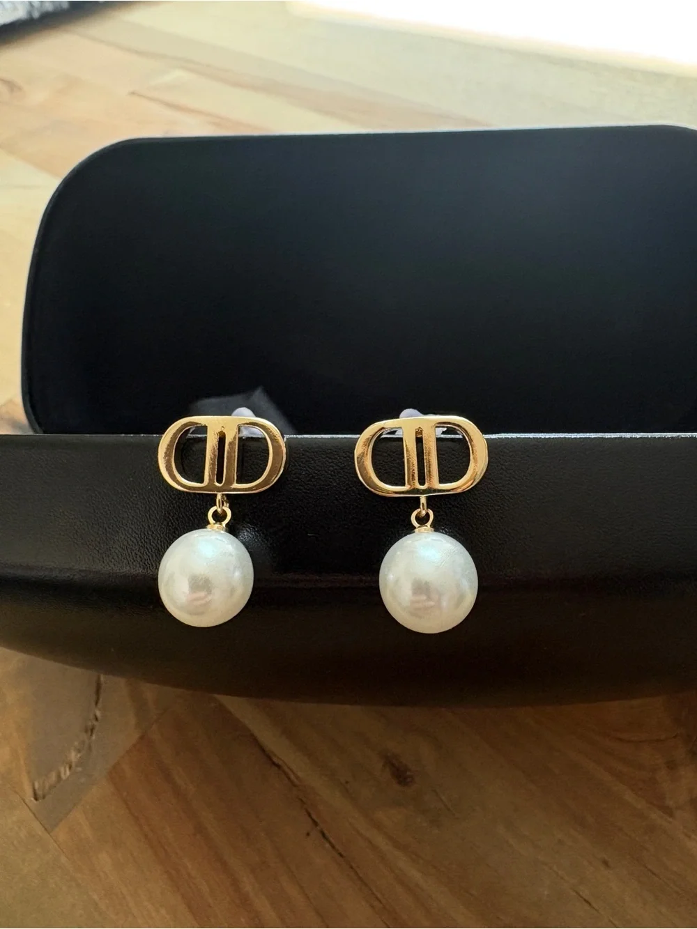 Gold-Tone Pearl Drop Earrings - Classic Elegance